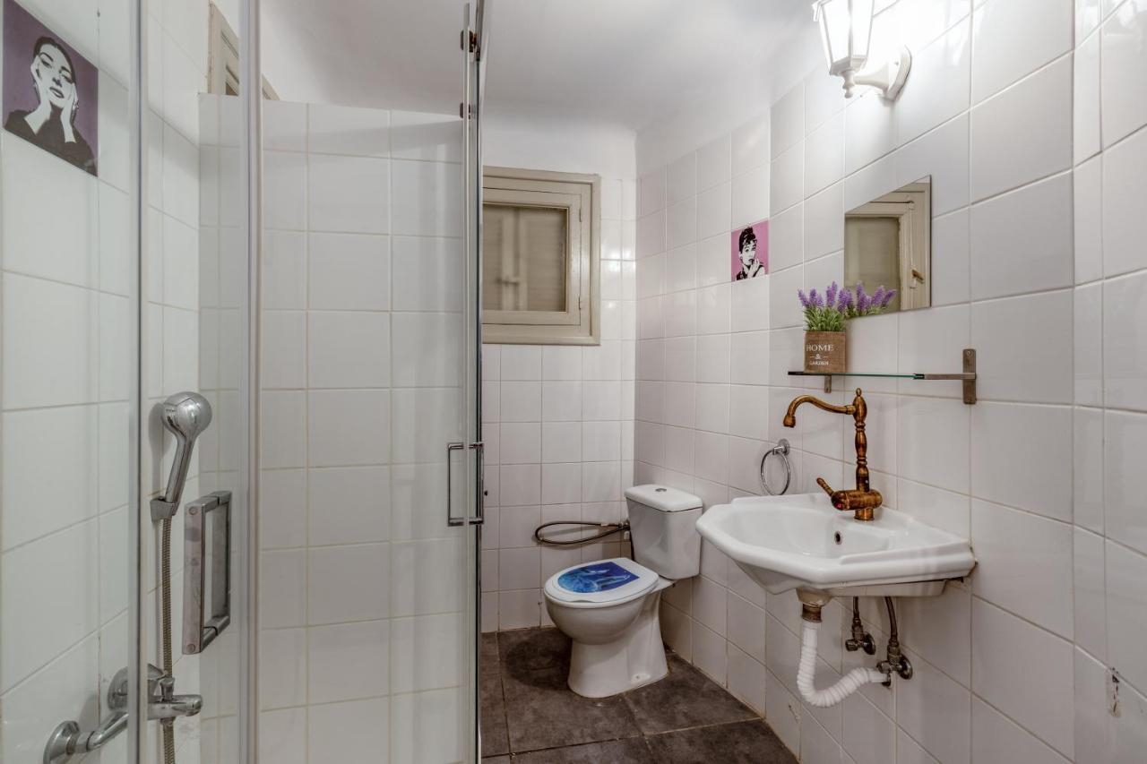 Central Apartment In The Heart Of Historic Center Atene Esterno foto