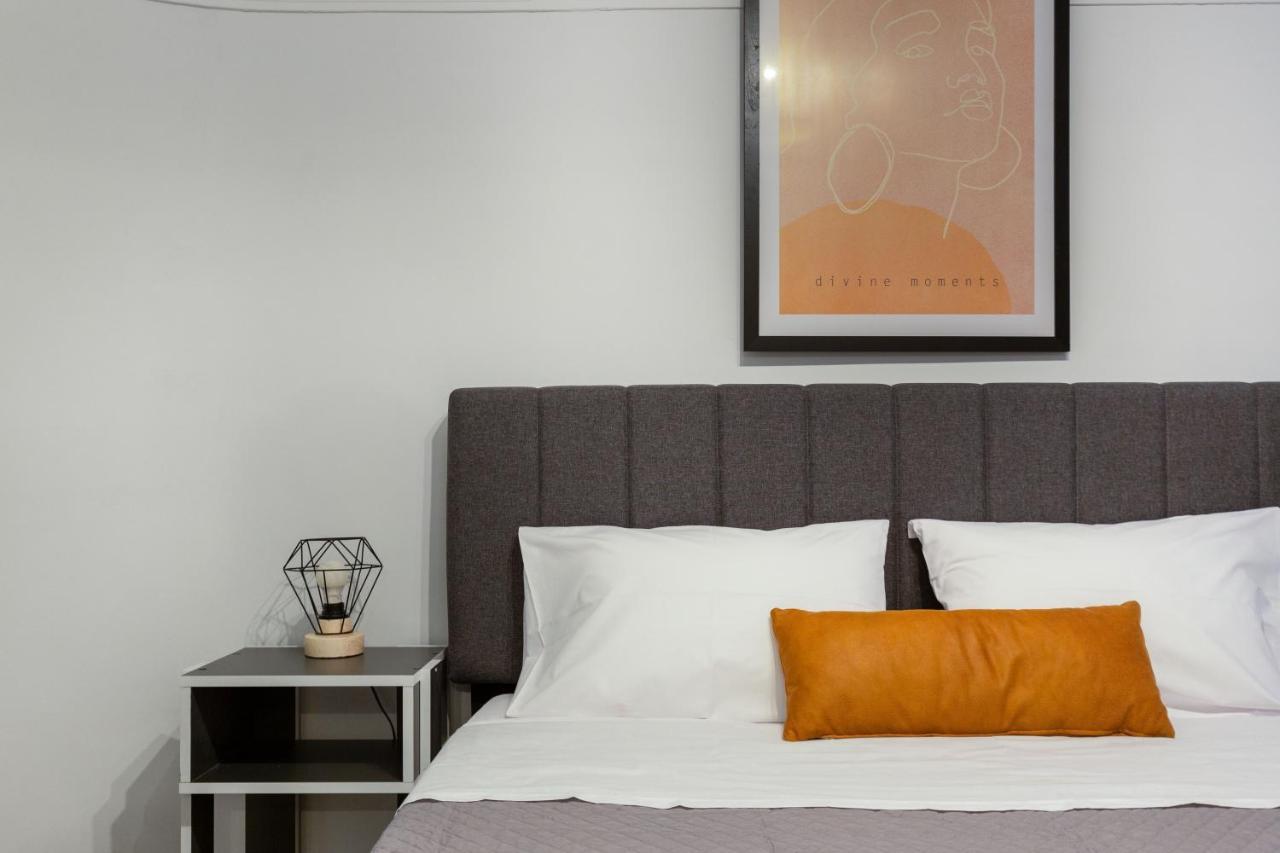Central Apartment In The Heart Of Historic Center Atene Esterno foto
